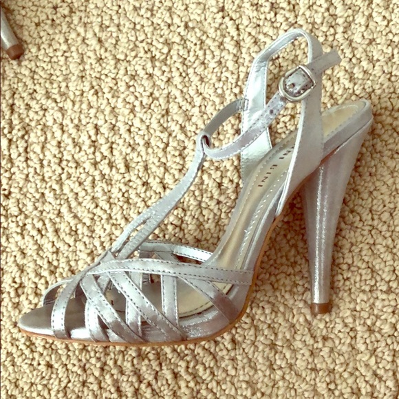Gianni Bini Silver Heels - Picture 3 of 4